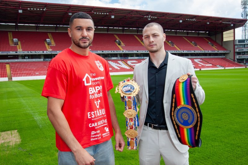 Main image for ‘No pressure’ for Simpson as he  relishes headline fight in hometown