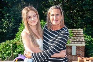 FUND RAISER: Amanda Glover with daughter Molly. Picture Shaun Colborn PD093423