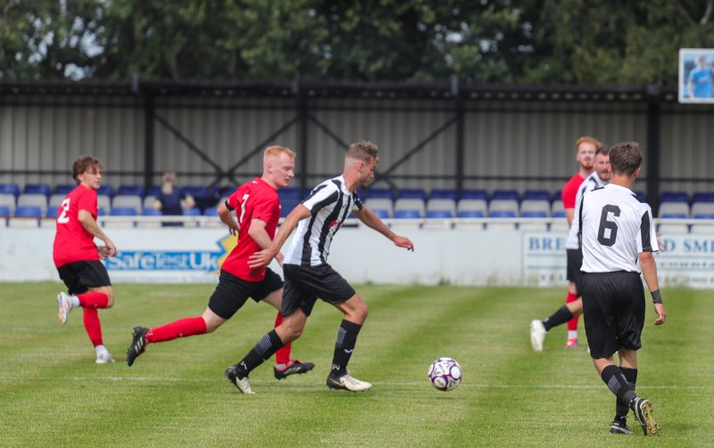 Main image for Dearne hope for big crowd against Wombwell Town