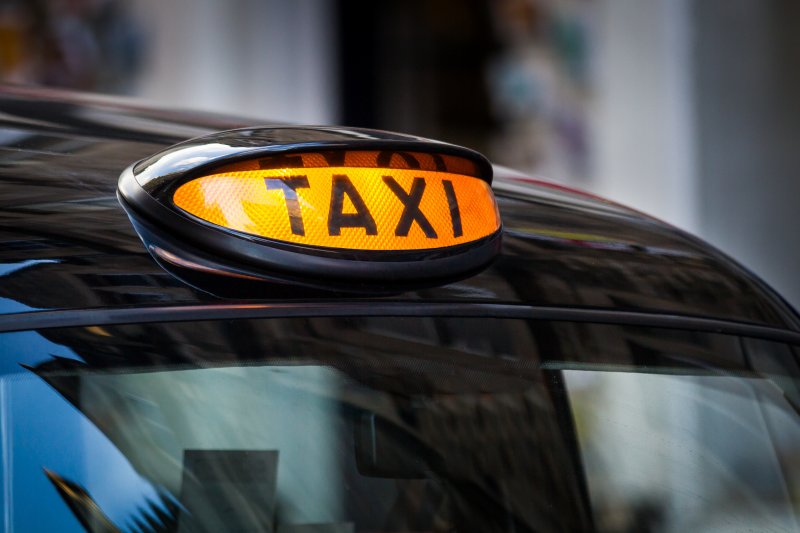 Main image for Taxi petition calls for licensing changes