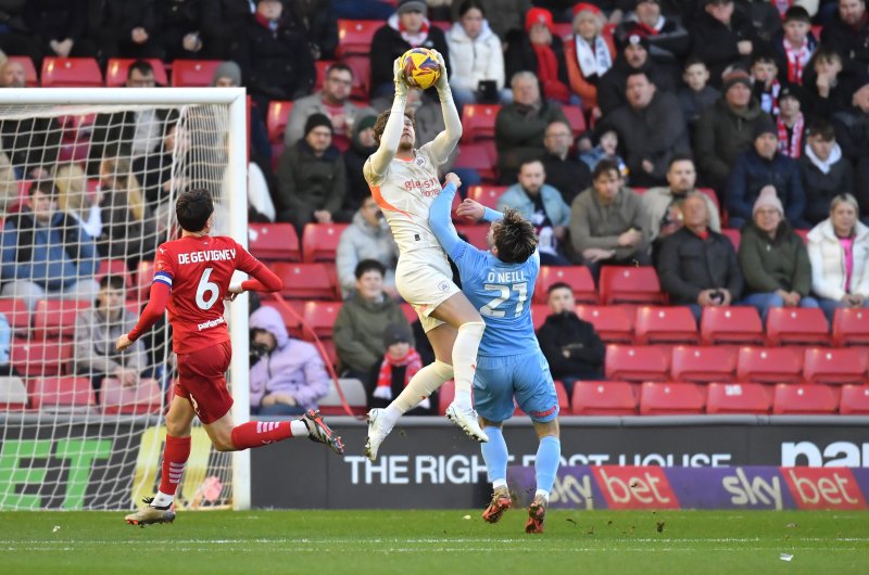 Main image for Bad year at Oakwell ends with 4-0 defeat