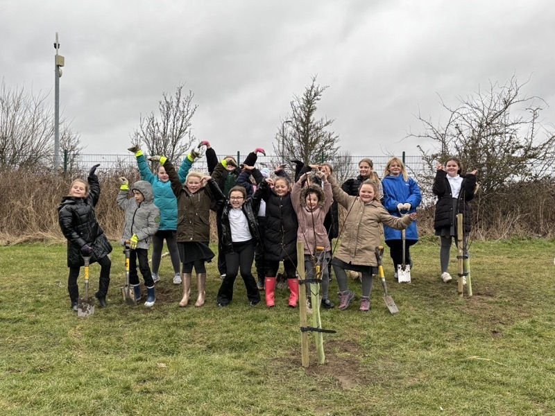 GREEN FINGERS: The children from Lacewood Primary School.