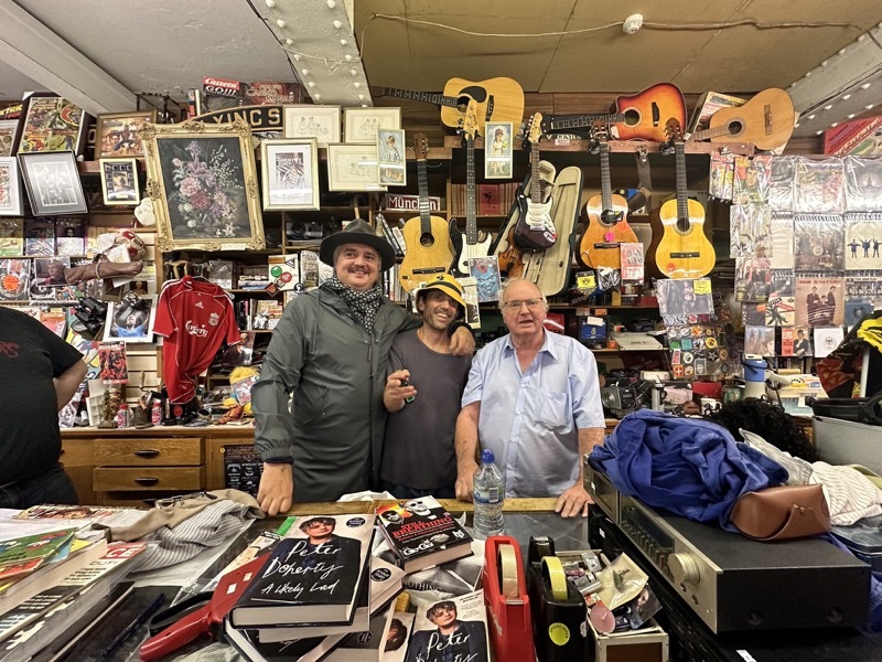 FASCINATING STORY: Simon (centre) with Pete Doherty.