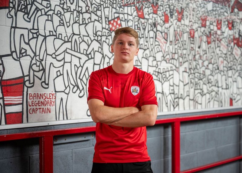 Reds sign Craig on loan for season | Barnsley Chronicle