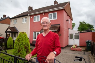 SEVENTY YEARS: Raymond Horsley who at the age of 95, lives in the same house for the last 70 years. Picture Shaun Colborn PD093308