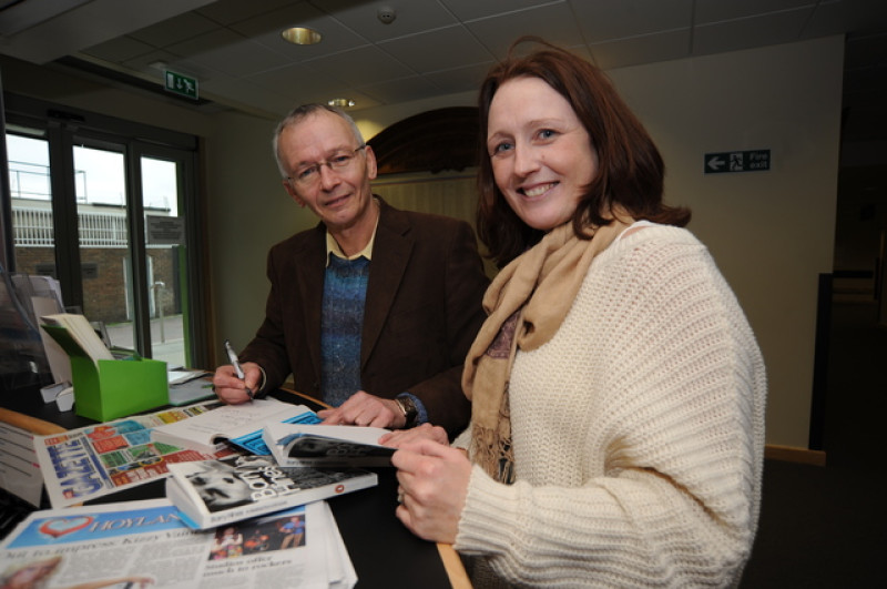 Main image for Kes star visits library