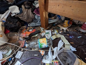 SQUALOR: The living situation.
