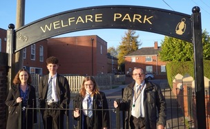 Newly-installed gateways celebrate Dearne’s past Image