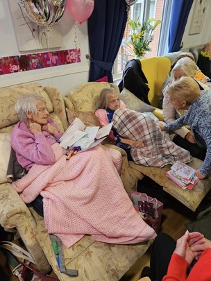 Main image for Identical twins defy the odds to celebrate 101st birthday