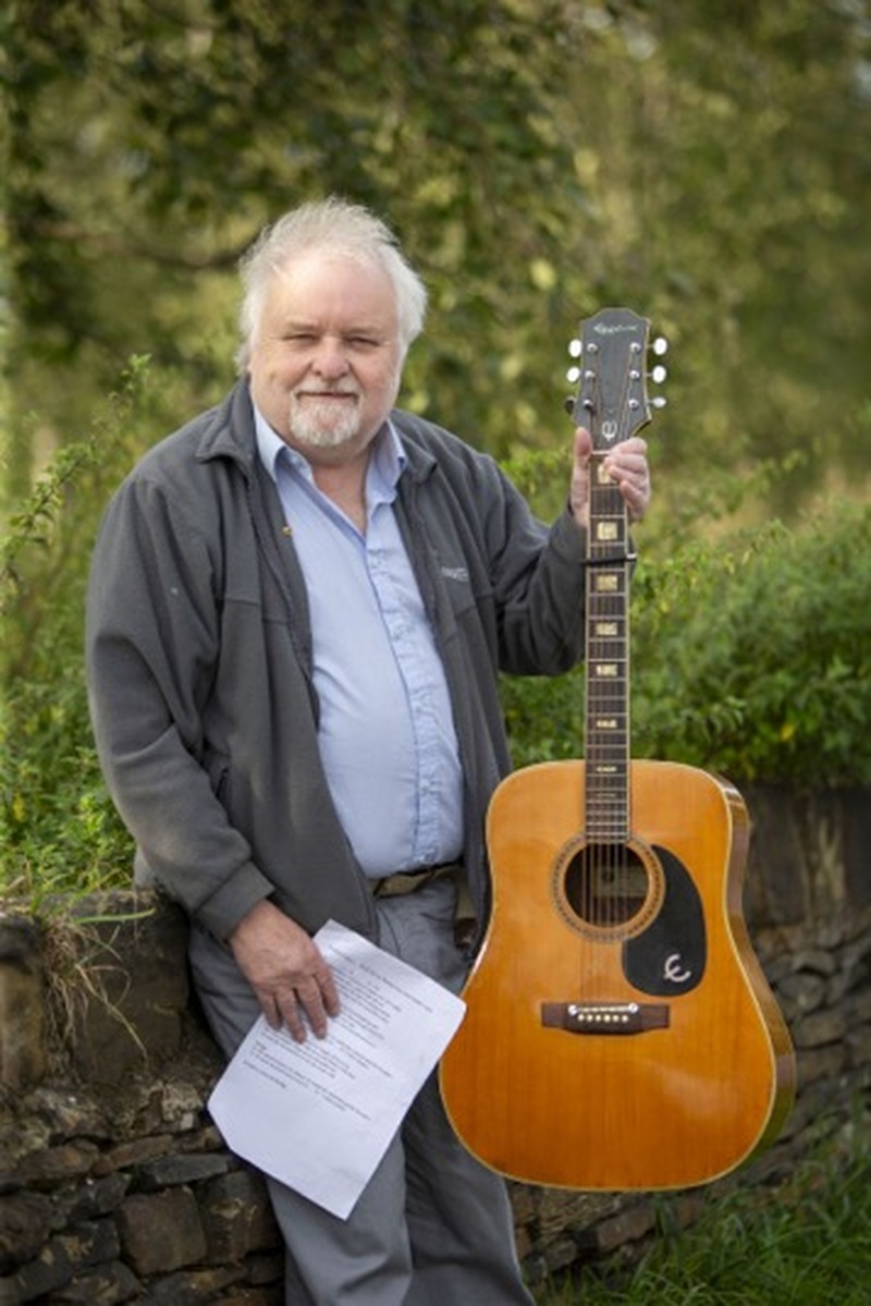 Barry’s song: A song by dry wall campaigner Stewart Crew, in part is dedicated to the memory of the late Barry Hines, and to saving a 200 year old dry stone wall construction in Hoyland. Picture Shaun Colborn PD092574