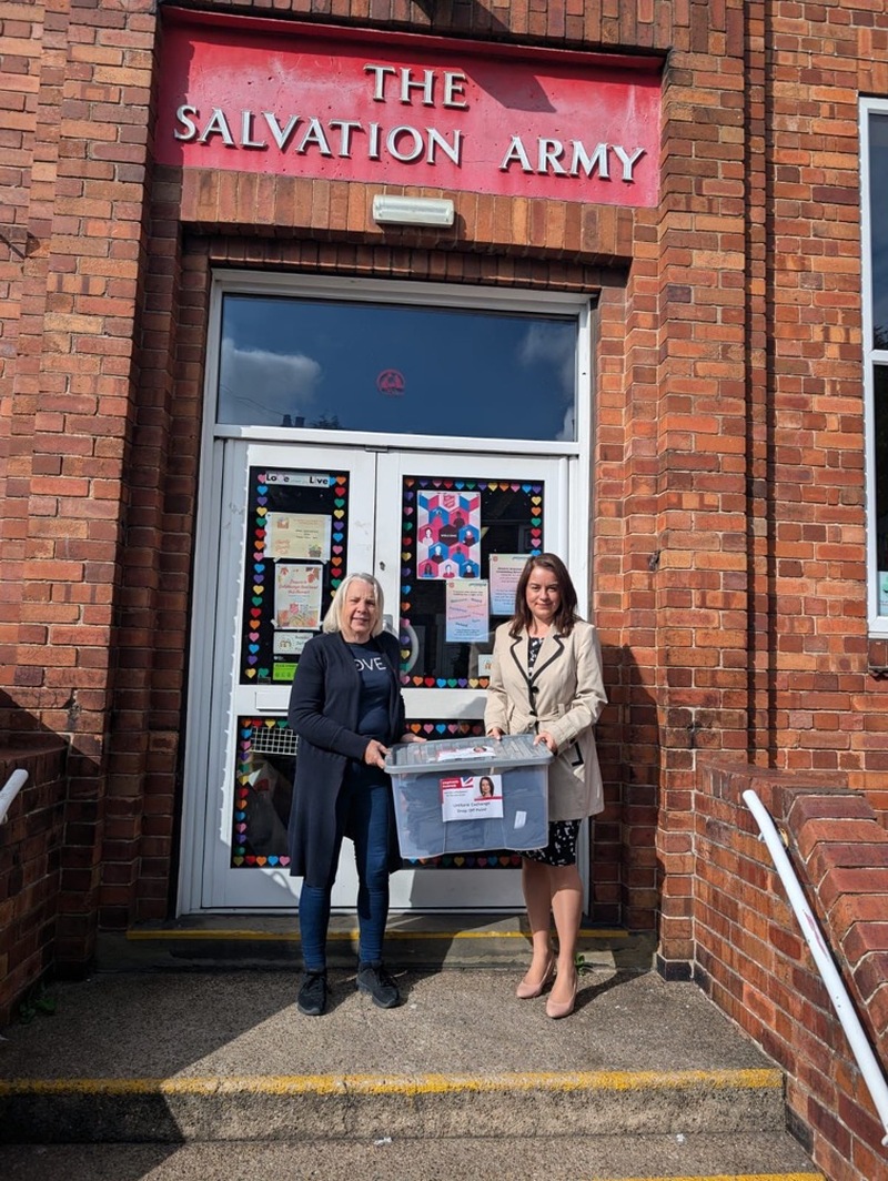 Stephanie Peacock MP.at the Salvation Army in Goldthorpe.