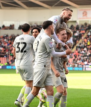 Roberts nets injury-time winner at Blackpool Image