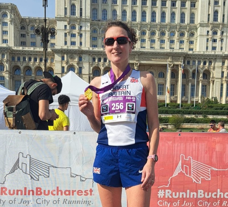 Main image for Ward Green nurse Julie wins gold at World Marathon Championships