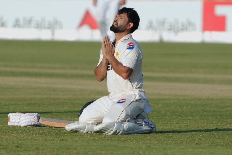 Main image for Hoylandswaine batter Ghulam plays Test against England