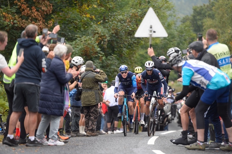 TOUR OF BRITAIN: The Jawbone Climb. Picture: Charley Atkins.