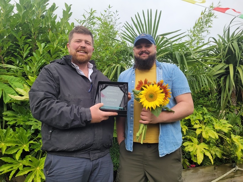 WINNER: Gareth Creech with sponsor James Hill from Sunflowers From The Hills.